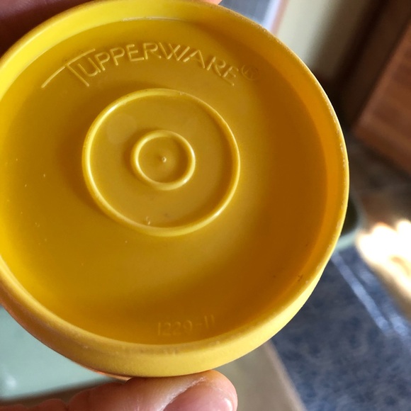 Tupperware mini cups with lids 8 pc Harvest Colors - Picture 5 of 5